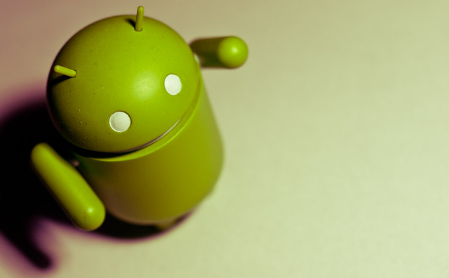Zelená postavička Android robota